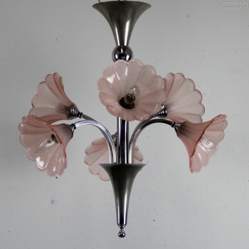 Metal cromado y 6 tulipas en cristal prensado rosa.
Casquillos originales de bayoneta.
Francia.